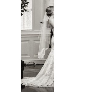 Sara Gabriel Mackenzie Veil, Chantilly lace, Fingertip length